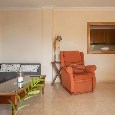 Apartment 2bedroom-beach1 Min.walk+swimmingpool+wifi